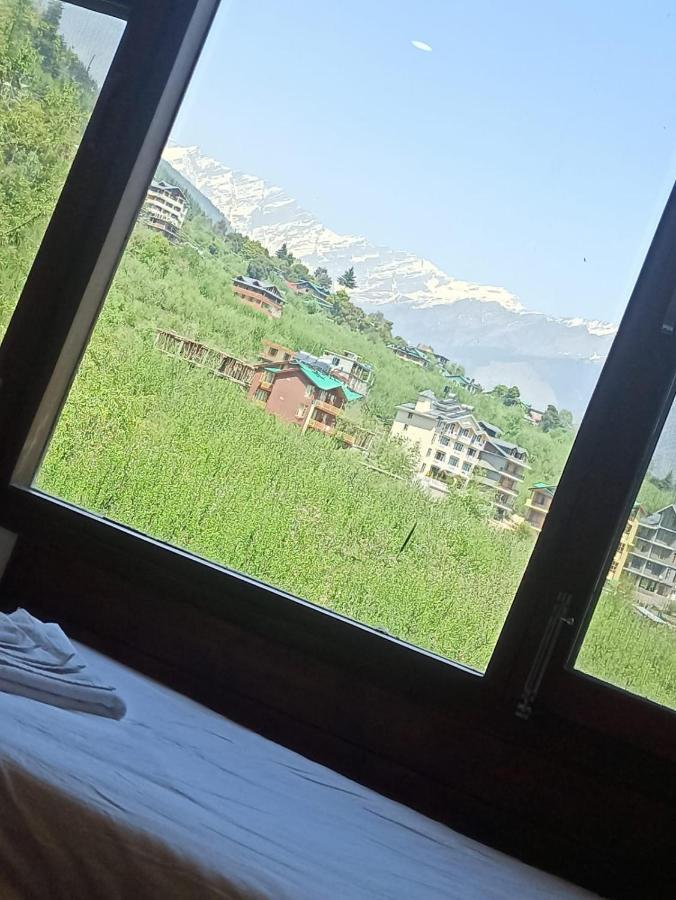 Готель Misty Mountain Manali Екстер'єр фото